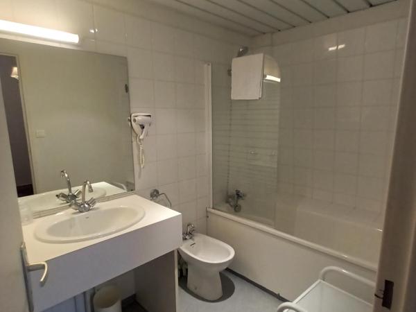 Hôtel Jeanne d'Arc : photo 1 de la chambre chambre lits jumeaux - vue sur montagne