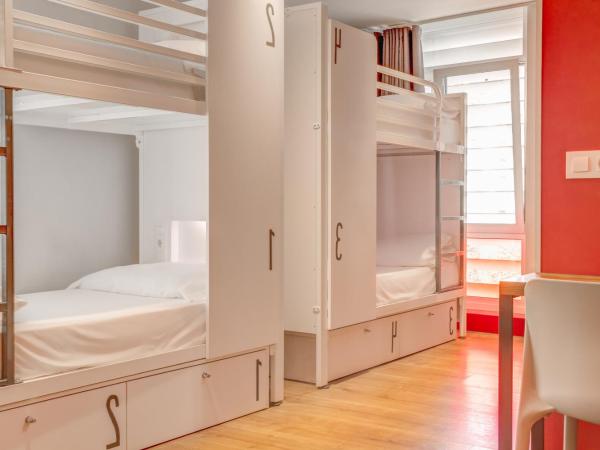 Generator Barcelona : photo 2 de la chambre chambre privée avec 4 lits