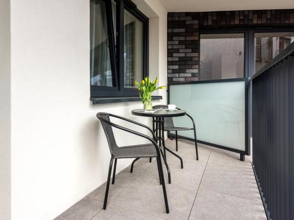 InPoint Apartments G15 near Old Town & Kazimierz : photo 1 de la chambre studio avec balcon 