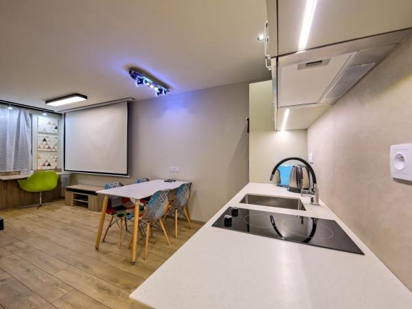 InPoint Apartments G15 near Old Town & Kazimierz : photo 5 de la chambre suite lit king-size