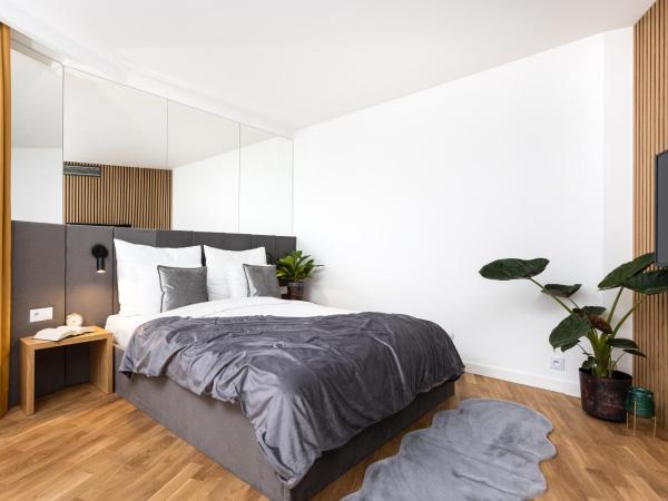 InPoint Apartments G15 near Old Town & Kazimierz : photo 9 de la chambre studio avec balcon 