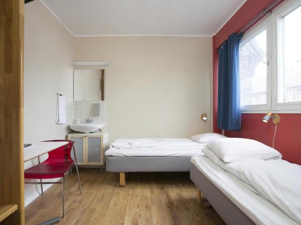 Hotel Copenhagen : photo 3 de la chambre chambre double ou lits jumeaux avec salle de bains commune