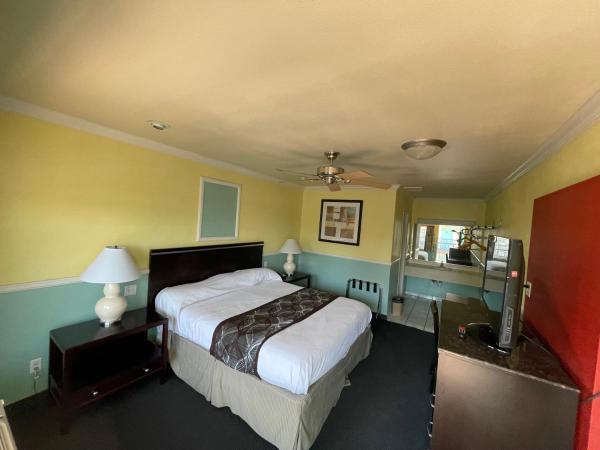 Hollywood Guest Inn : photo 2 de la chambre chambre lit king-size