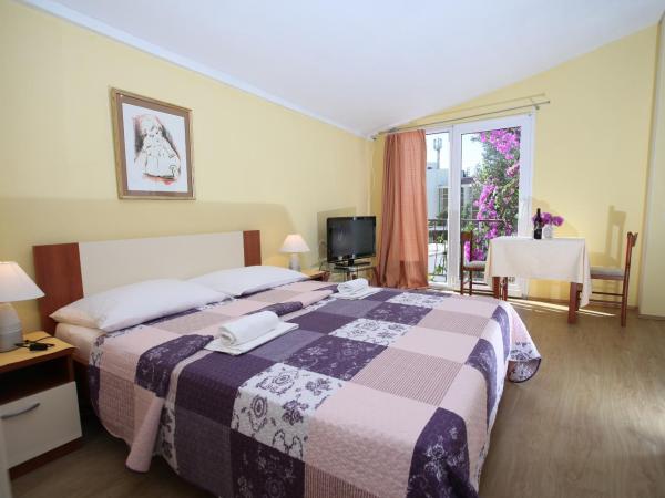 Apartments Kovačić : photo 1 de la chambre studio avec balcon (2 adultes)