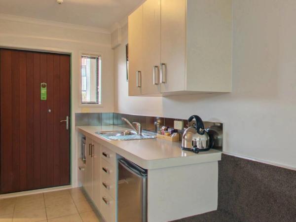 Alpine Lake Motel : photo 1 de la chambre studio avec cour