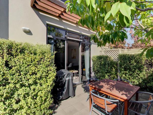 Alpine Lake Motel : photo 1 de la chambre suite familiale avec cour