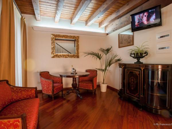 Hotel Flora : photo 2 de la chambre suite junior