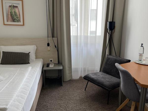 MAX Hotel Düsseldorf Self-Check-in : photo 2 de la chambre chambre simple