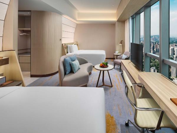 InterContinental Chongqing Raffles City, an IHG Hotel : photo 5 de la chambre chambre double premium avec 2 lits doubles et vue sur ville