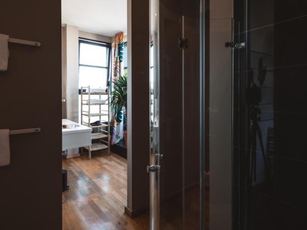 Superbude Hamburg Altona : photo 6 de la chambre suite quadruple sur le toit