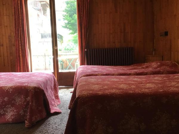Hotel Bergerie Chatel : photo 1 de la chambre chambre triple standard