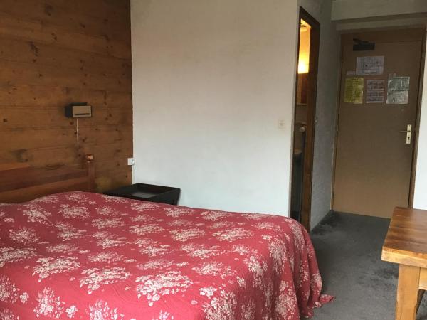 Hotel Bergerie Chatel : photo 1 de la chambre chambre double avec balcon