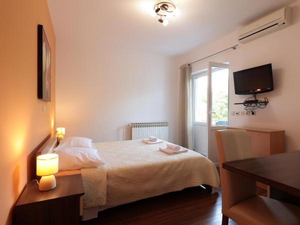 Resort Trcol : photo 1 de la chambre chambre double avec balcon