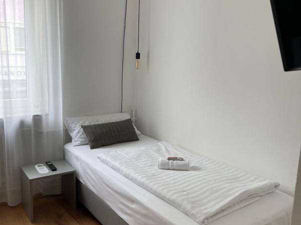 MAX Hotel Düsseldorf Self-Check-in : photo 5 de la chambre chambre simple