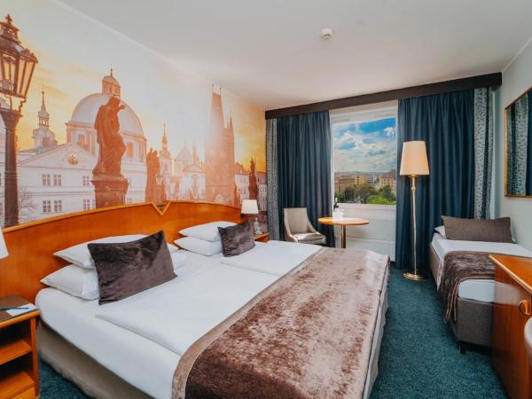 Plaza Prague Hotel - Czech Leading Hotels : photo 1 de la chambre chambre double avec lit d'appoint