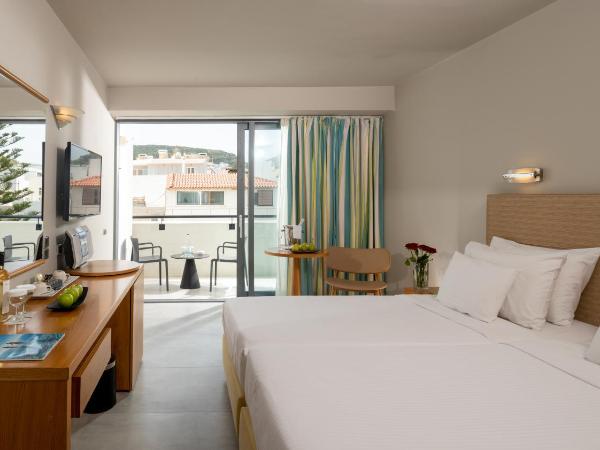 Aquila Porto Rethymno : photo 1 de la chambre chambre double classique - vue sur ville