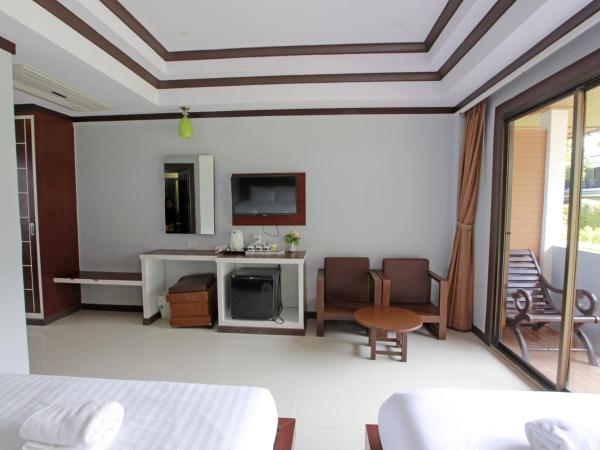 Phi Phi Andaman Beach Resort : photo 9 de la chambre chambre triple deluxe