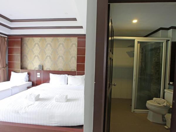Phi Phi Andaman Beach Resort-SHA Plus : photo 8 de la chambre chambre triple deluxe
