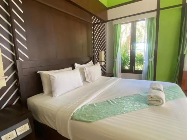 Phi Phi Andaman Beach Resort-SHA Plus : photo 10 de la chambre chambre double de luxe bungalow