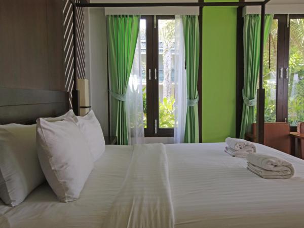 Phi Phi Andaman Beach Resort-SHA Plus : photo 3 de la chambre chambre double de luxe bungalow