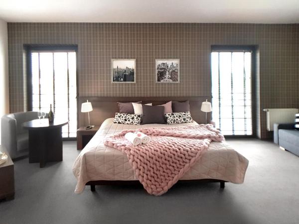 Hotel Willanova : photo 10 de la chambre chambre quadruple avec salle de bains