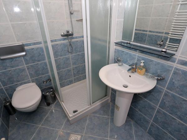 Villa Ivana B&B : photo 8 de la chambre chambre double avec balcon - vue sur mer