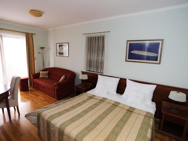 Villa Ivana B&B : photo 9 de la chambre studio avec balcon et vue sur la mer