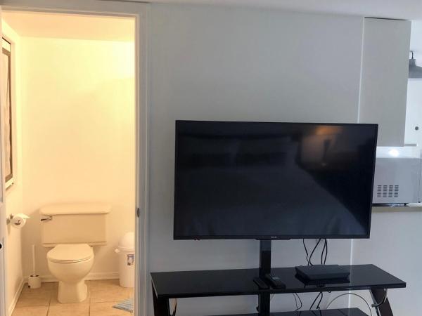 one bedroom suite near Hillside mall : photo 6 de la chambre suite familiale