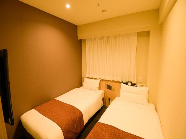Via Inn Shin Osaka West : photo 1 de la chambre chambre lits jumeaux - non-fumeurs