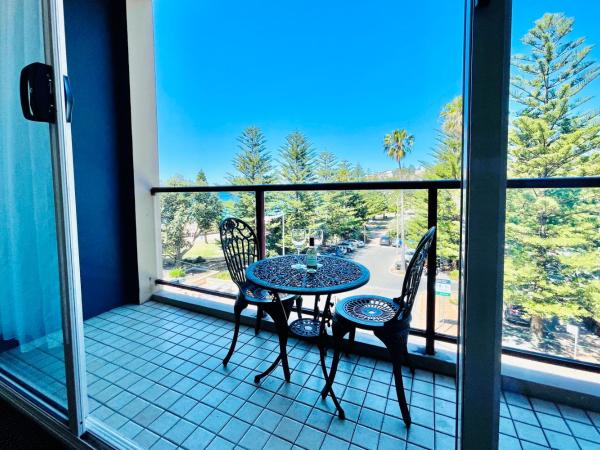 Coogee Sands Hotel & Apartments : photo 8 de la chambre studio de luxe avec balcon