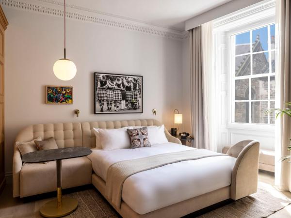Virgin Hotels Edinburgh : photo 1 de la chambre grande chambre lit king-size