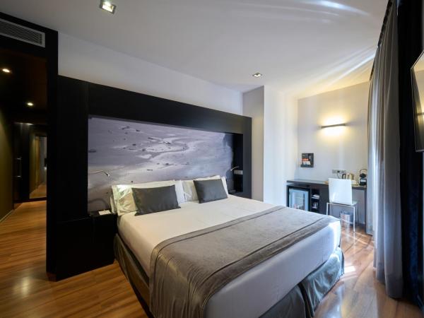 Catalonia Catedral : photo 1 de la chambre chambre triple