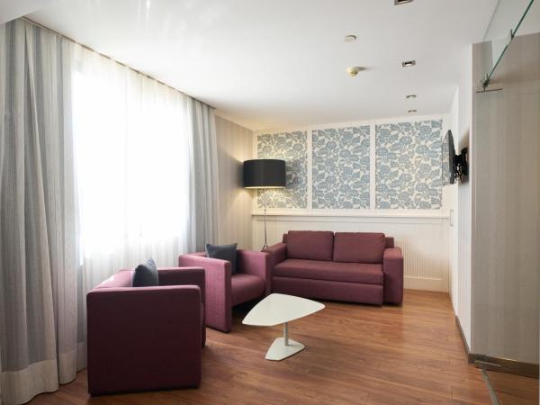 Catalonia Catedral : photo 3 de la chambre suite