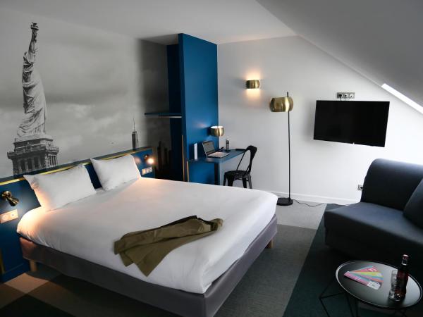 ibis Styles Chartres Métropole : photo 4 de la chambre chambre familiale avec 1 lit double et 2 lits simples