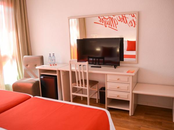 BPM Lloret Hotel : photo 3 de la chambre chambre triple de luxe (3 adultes) 