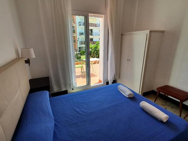 Hostal Cruz : photo 3 de la chambre chambre double - vue sur jardin