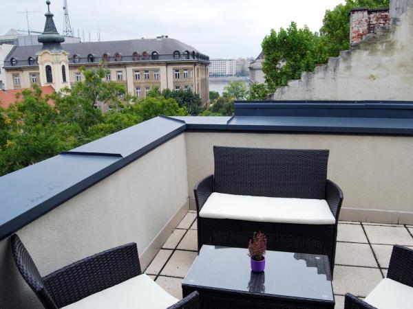 Hotel Regnum Residence : photo 3 de la chambre chambre double ou lits jumeaux standard avec terrasse