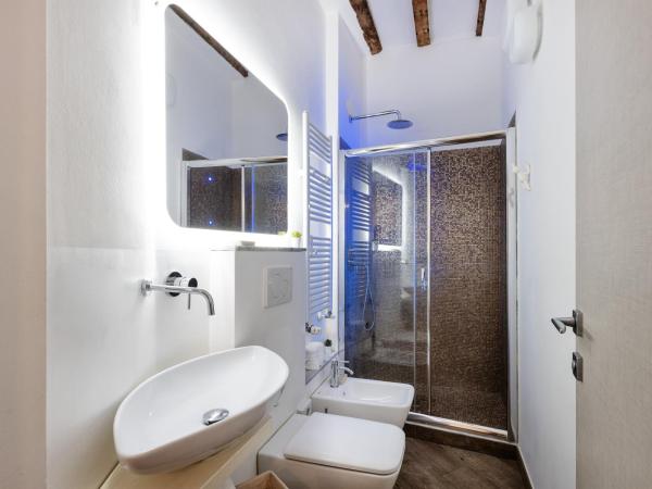 Rooms Old Port Genova : photo 7 de la chambre petite chambre double