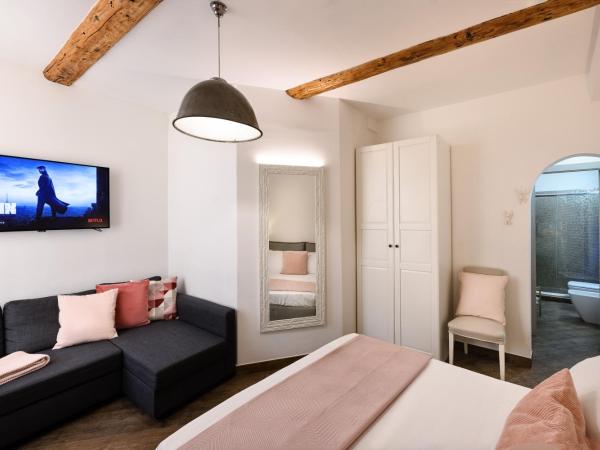 Rooms Old Port Genova : photo 6 de la chambre chambre quadruple avec salle de bains privative
