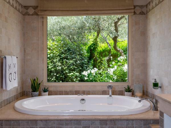 Mas de l'Oulivié : photo 4 de la chambre suite familiale