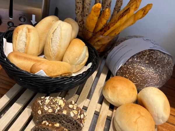 Card International Hotel : photo 4 de la chambre chambre double supérieure lit queen-size