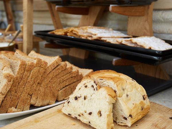 Logis Hôtel Le Rodin : photo 6 de la chambre chambre quadruple - vue sur jardin