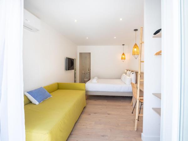 Hôtel Casa Marina : photo 3 de la chambre chambre familiale - vue sur jardin