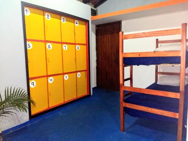 Numa Boa HOSTEL Búzios : photo 2 de la chambre lit dans dortoir mixte de 10 lits