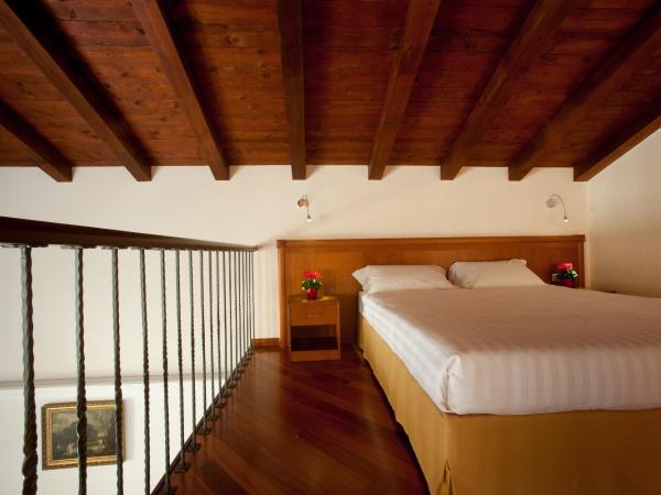 Hotel Flora : photo 5 de la chambre suite avec terrasse 