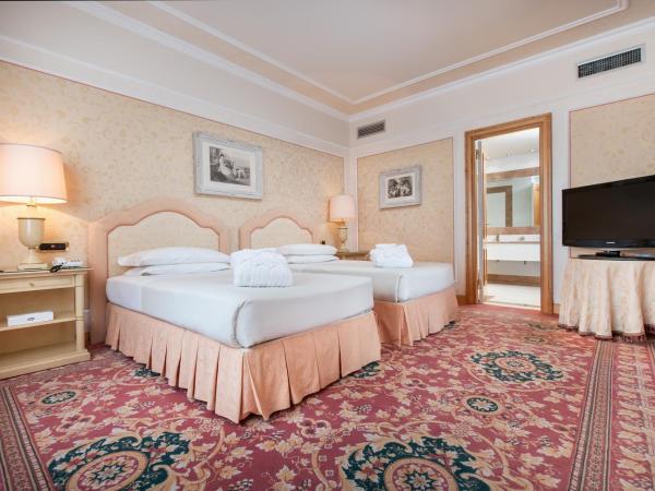 Royal Hotel Carlton : photo 4 de la chambre suite