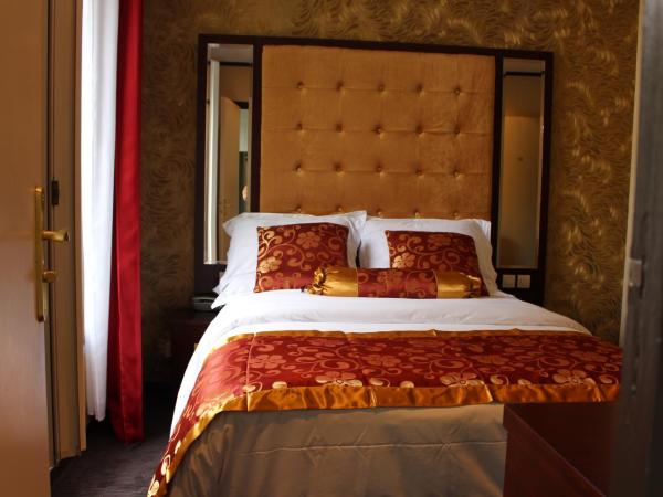 Hôtel des Buttes Chaumont : photo 8 de la chambre chambre double