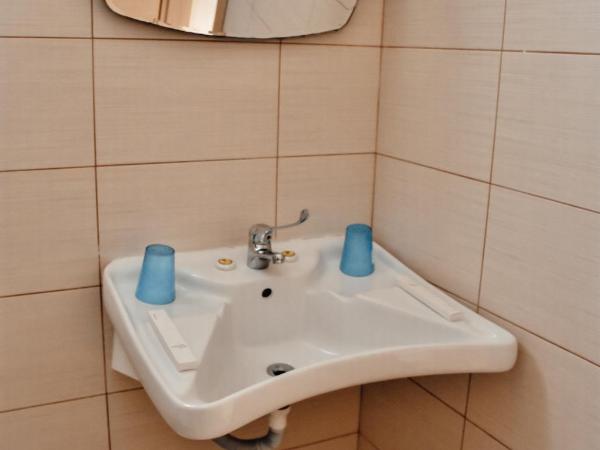 Eleonora Αnissaras : photo 4 de la chambre chambre double Économique accessible aux personnes à mobilité réduite