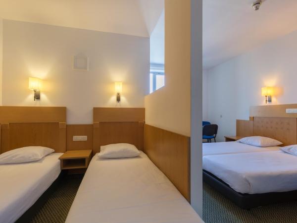 Century Hotel Antwerpen Centrum : photo 2 de la chambre chambre familiale confort
