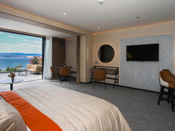 Hotel Medistone : photo 3 de la chambre studio avec baignoire spa